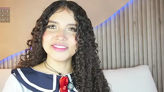 Snapshot of EloiseSweetxx chatting on December 22, 1:19 pm EloiseSweetxx online show from December 22, 1:19 pm