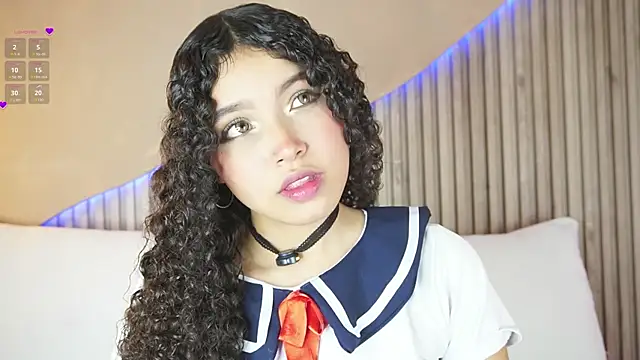 Snapshot of EloiseSweetxx chatting on January 15, 1:05 pm EloiseSweetxx online show from January 15, 1:05 pm