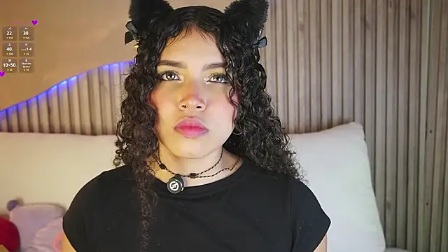 Snapshot of EloiseSweetxx chatting on March 1, 12:18 pm EloiseSweetxx online show from March 1, 12:18 pm