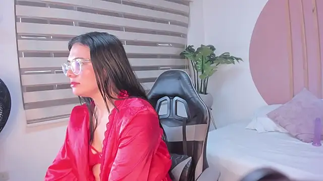 samantha loughty online show from December 2, 7:09 pm