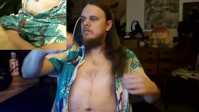 Snapshot of watchmegamer chatting on November 24, 4:23 am watchmegamer online show from November 24, 4:23 am