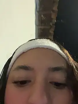 Snapshot of lindaa_natashaa_ chatting on February 6, 1:10 am lindaa natashaa online show from February 6, 1:10 am