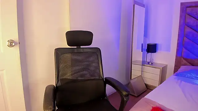 Snapshot of CleoColliva_ chatting on January 14, 3:56 am CleoColliva online show from January 14, 3:56 am