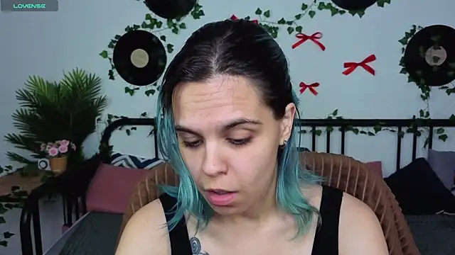 Snapshot of LiraBelle chatting on July 3, 3:02 am LiraBelle online show from July 3, 3:02 am