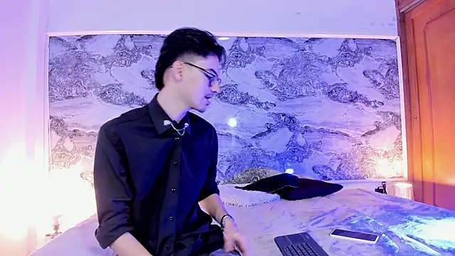 Snapshot of Im_Dayros chatting on November 30, 7:07 pm Im Dayros online show from November 30, 7:07 pm