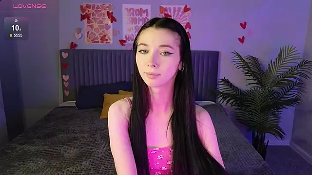 Snapshot of miiss_jessica chatting on April 12, 1:10 am miiss jessica online show from April 12, 1:10 am
