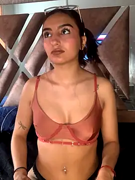 ZoeJohnson Pink online show from November 26, 12:50 pm