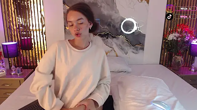 MiticaBrennet  online show from March 13, 2:40 am