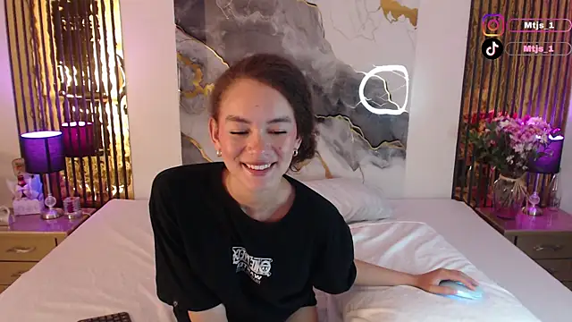 MiticaBrennet  online show from April 7, 4:24 am