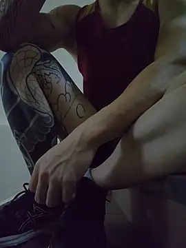 Snapshot of Valerious180 chatting on February 13, 5:20 pm Valerious180 online show from February 13, 5:20 pm