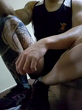 Snapshot of Valerious180 chatting on February 20, 5:13 pm Valerious180 online show from February 20, 5:13 pm