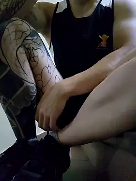 Snapshot of Valerious180 chatting on February 21, 4:41 pm Valerious180 online show from February 21, 4:41 pm