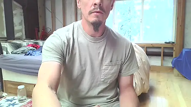 Snapshot of Ruggeddude8 chatting on April 12, 9:20 pm Ruggeddude8 online show from April 12, 9:20 pm