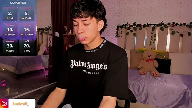 kaelwolf tay online show from February 10, 6:56 pm