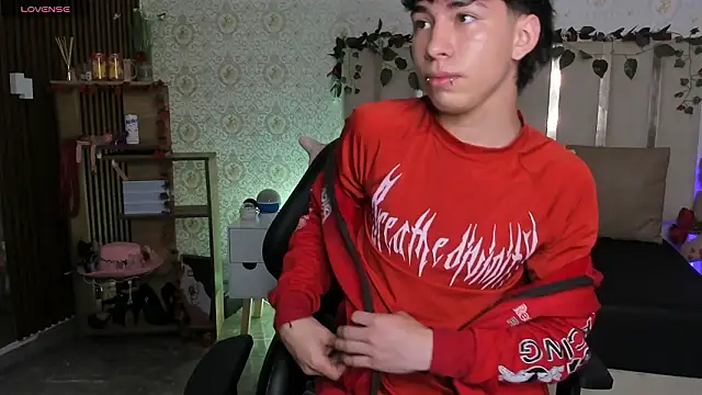 kaelwolf tay online show from February 12, 7:09 pm