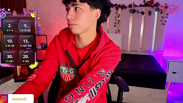 kaelwolf tay online show from February 21, 7:15 pm