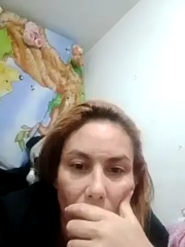 Snapshot of Alice-pink chatting on November 29, 11:41 pm Alice-pink online show from November 29, 11:41 pm