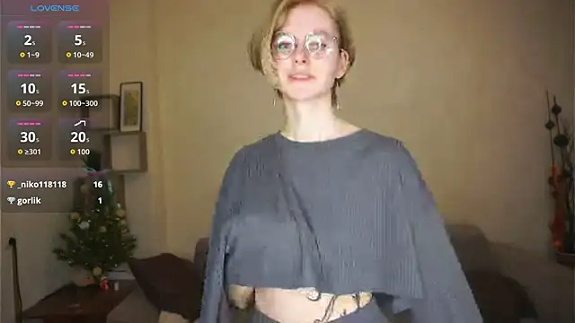 ToyaPletz online show from April 12, 7:08 pm