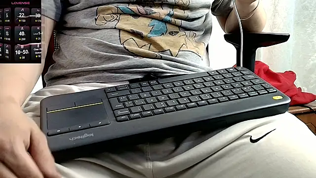 Snapshot of Daisuke_01 chatting on February 11, 12:37 am Daisuke 01 online show from February 11, 12:37 am