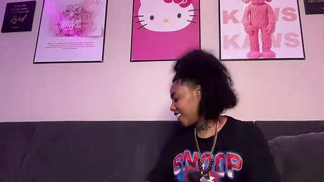 Snapshot of seductivefreak7 chatting on December 1, 5:01 am seductivefreak7 online show from December 1, 5:01 am