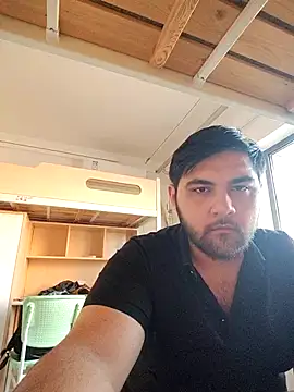 Snapshot of Koma001 chatting on November 25, 8:03 am Koma001 online show from November 25, 8:03 am