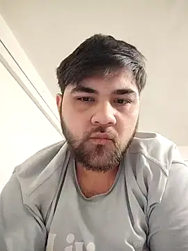 Snapshot of Koma001 chatting on February 14, 3:20 pm Koma001 online show from February 14, 3:20 pm