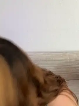 Snapshot of laraslittlesecrett chatting on March 1, 10:28 am laraslittlesecrett online show from March 1, 10:28 am