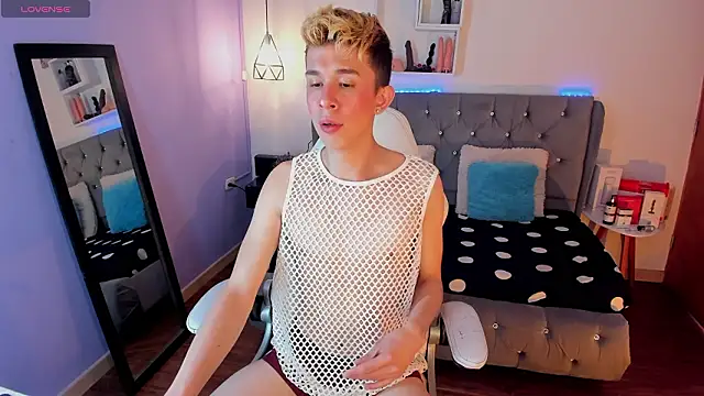 Juaan Diick online show from February 2, 4:38 pm