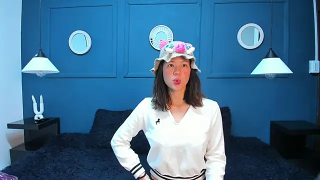 Snapshot of Skyy_bloom chatting on February 19, 11:39 am Skyy bloom online show from February 19, 11:39 am