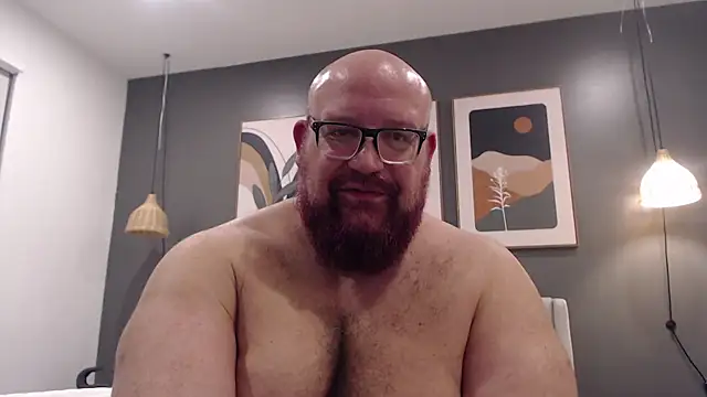 BigBearforCuddles online show from April 16, 2:45 am