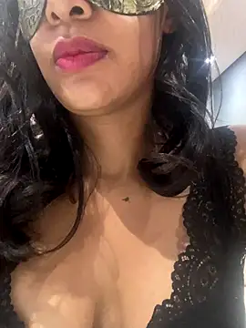 LunnaMaska online show from December 1, 2:44 pm