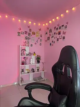 Davne  online show from February 2, 11:03 pm