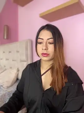 MaddieHunter online show from November 26, 1:23 pm