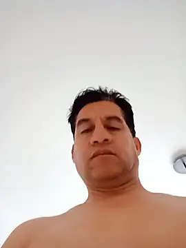 Snapshot of ChrisFloresP chatting on December 4, 11:41 am ChrisFloresP online show from December 4, 11:41 am