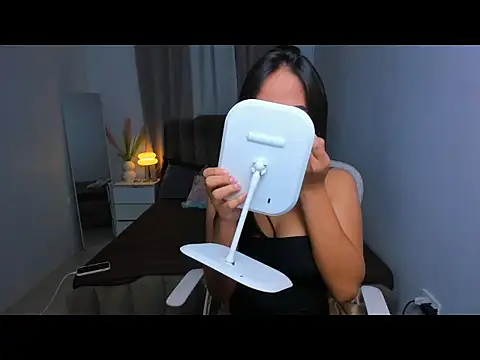 Snapshot of Laureen_BrownXxx chatting on July 14, 12:00 pm Laureen BrownXxx online show from July 14, 12:00 pm