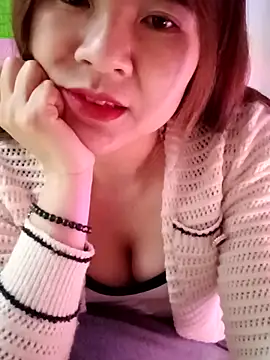 Lily-ross22 online show from February 2, 5:06 am