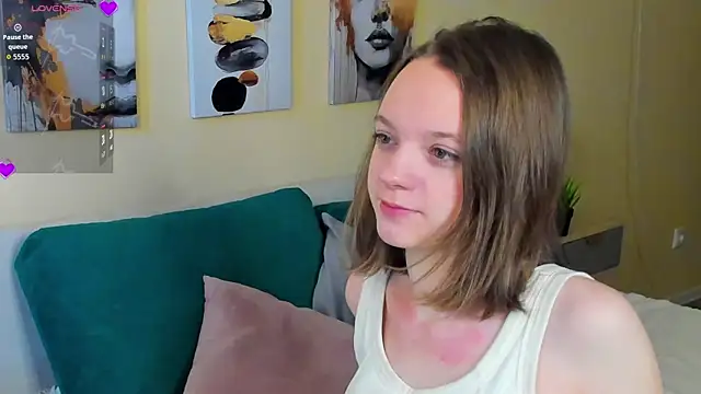Olivia Riesz online show from March 20, 1:10 am