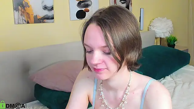 Olivia Riesz online show from May 5, 1:13 am