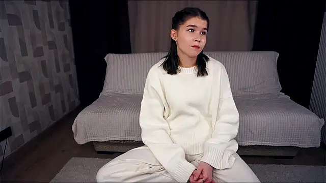 Snapshot of ZulaRattan chatting on November 28, 7:05 pm ZulaRattan online show from November 28, 7:05 pm