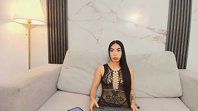 Snapshot of HallieStone chatting on February 9, 1:04 pm HallieStone online show from February 9, 1:04 pm