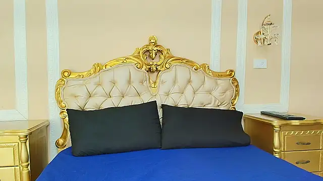 Snapshot of HallieStone chatting on February 10, 12:09 pm HallieStone online show from February 10, 12:09 pm