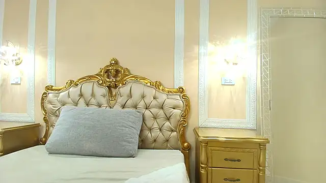 HallieStone online show from March 27, 12:16 pm