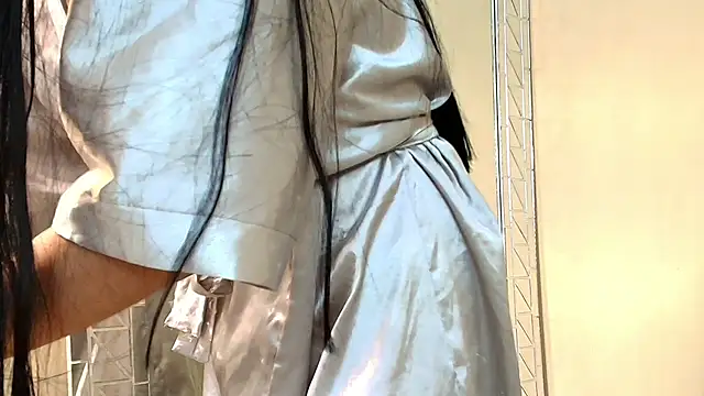 HallieStone online show from April 19, 12:15 pm