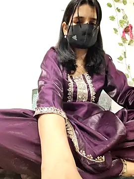 Sexolinaa online show from May 2, 3:50 pm