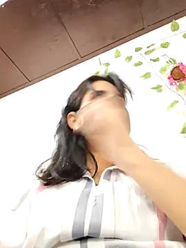 Sexolinaa online show from May 8, 11:48 am