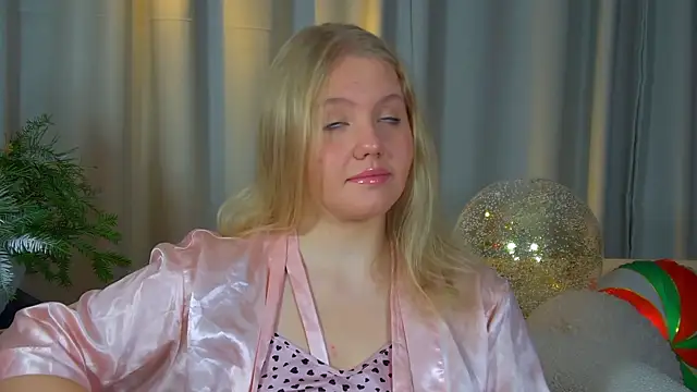 EmilyEvanse online show from December 17, 6:19 am