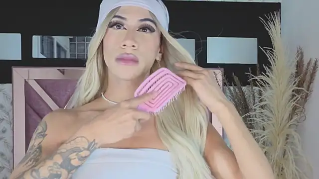 megan lenon online show from February 4, 8:03 pm