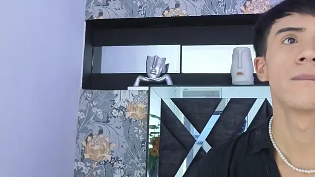 Snapshot of megan_lenon chatting on July 15, 6:24 pm megan lenon online show from July 15, 6:24 pm