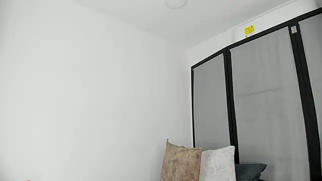 niicole steele  online show from March 19, 9:08 pm