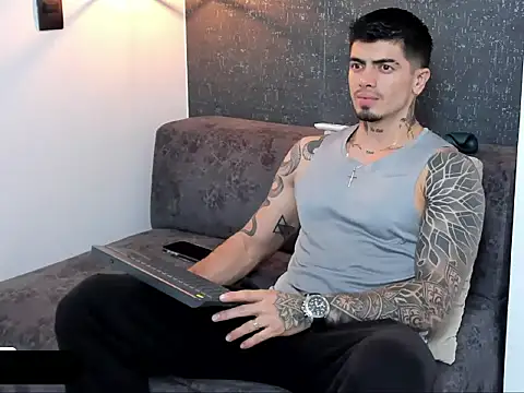 Snapshot of _mrcock__ chatting on February 27, 10:43 pm mrcock online show from February 27, 10:43 pm